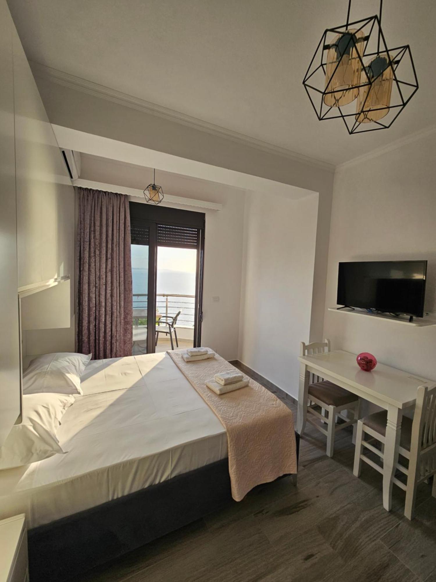 Nora'S Guesthouse Sarandë 외부 사진