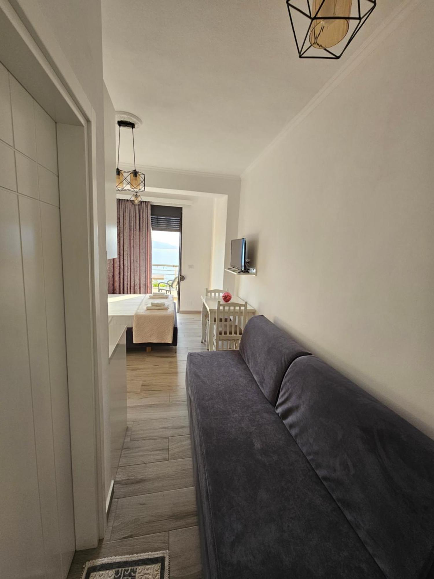Nora'S Guesthouse Sarandë 외부 사진