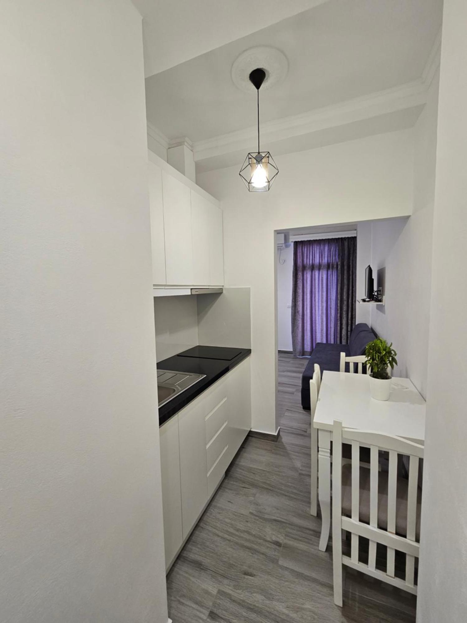 Nora'S Guesthouse Sarandë 외부 사진