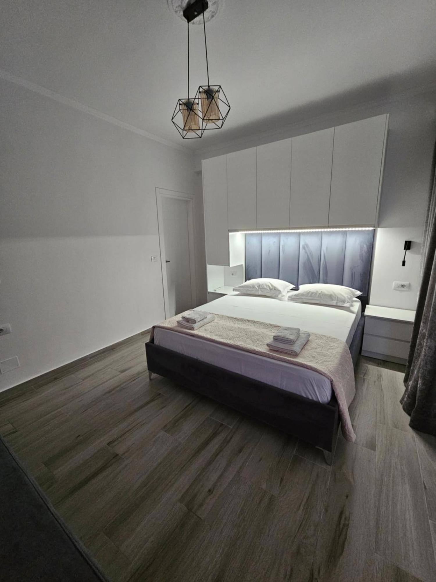 Nora'S Guesthouse Sarandë 외부 사진