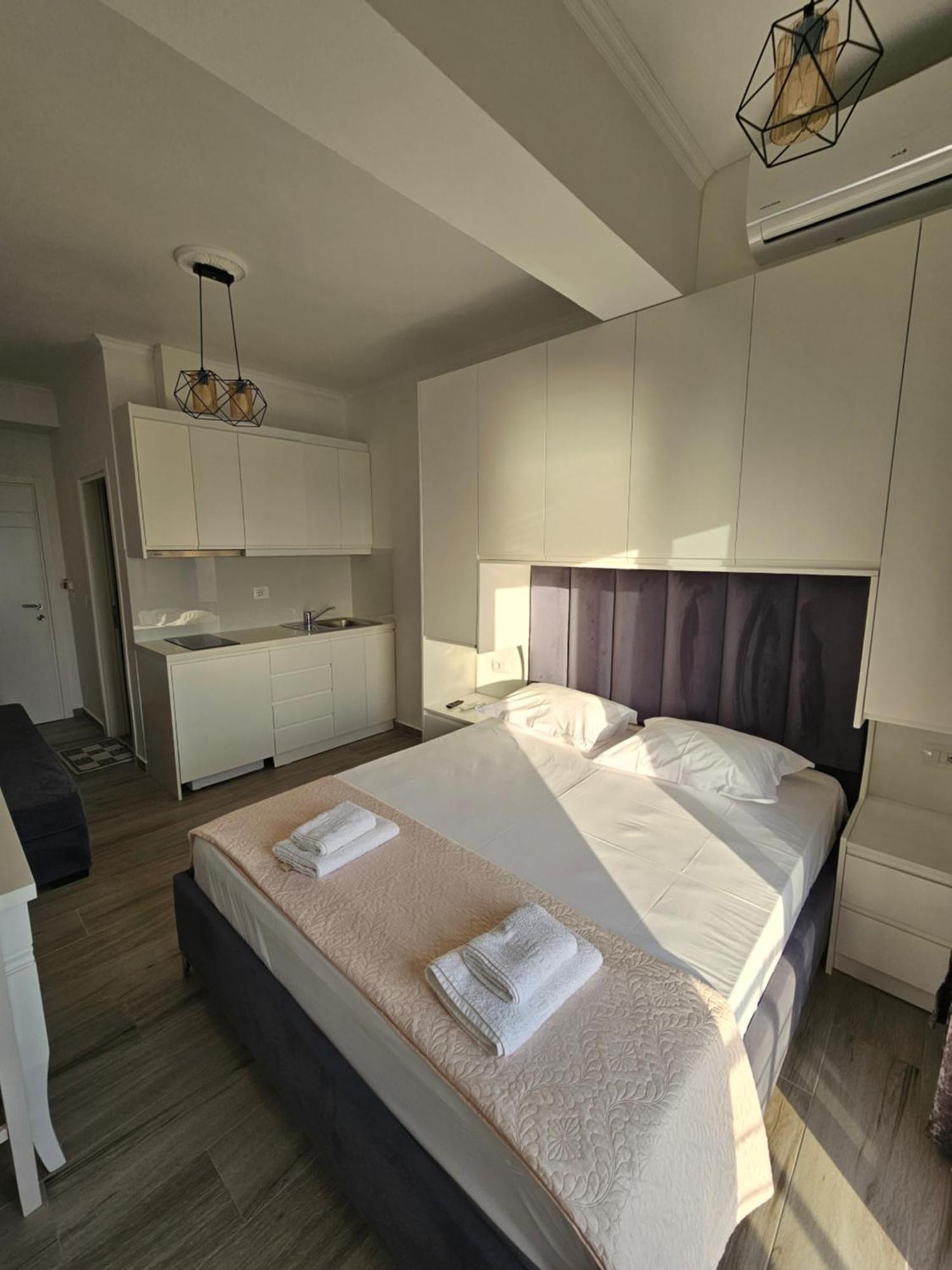 Nora'S Guesthouse Sarandë 외부 사진