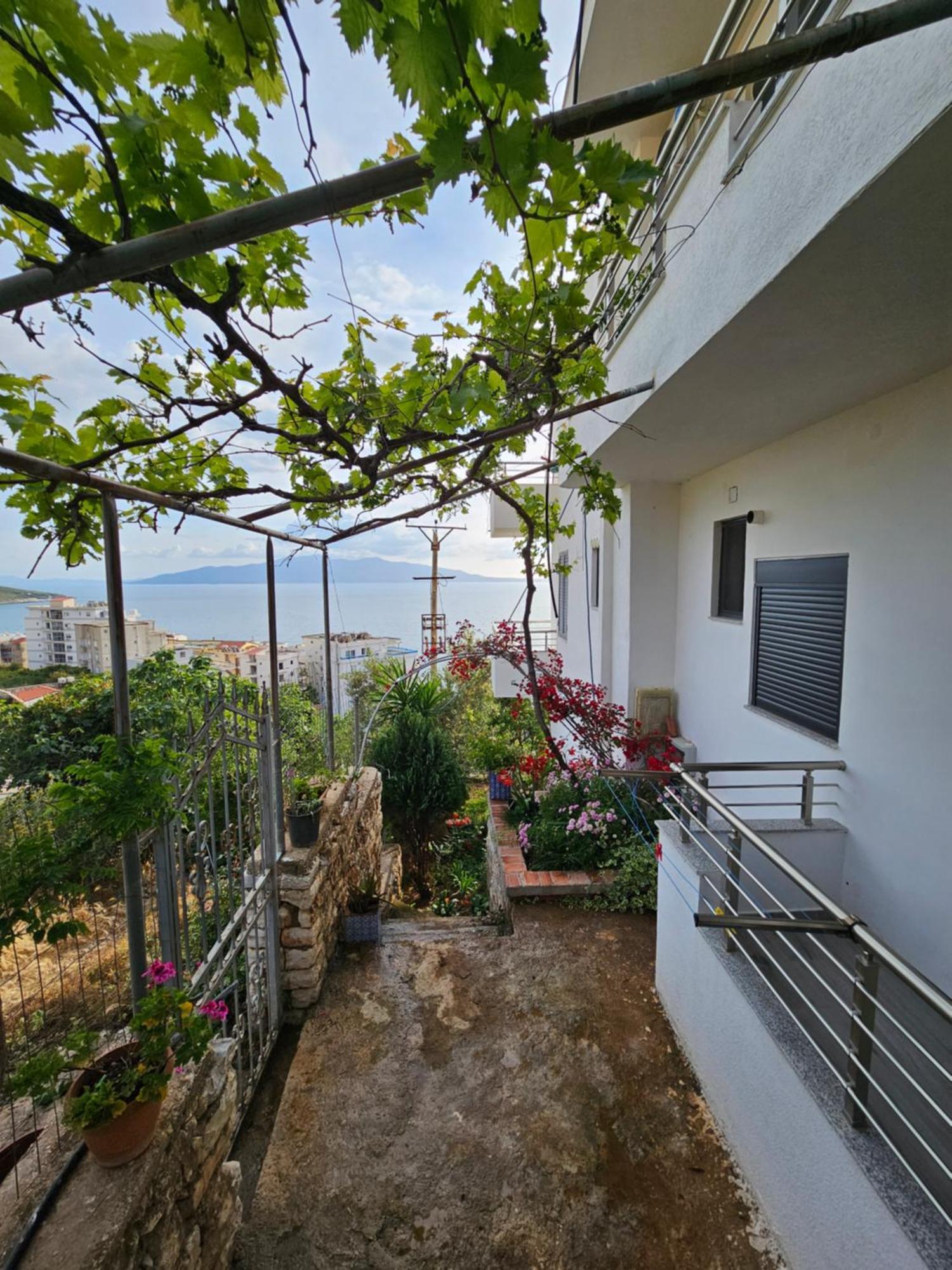Nora'S Guesthouse Sarandë 외부 사진