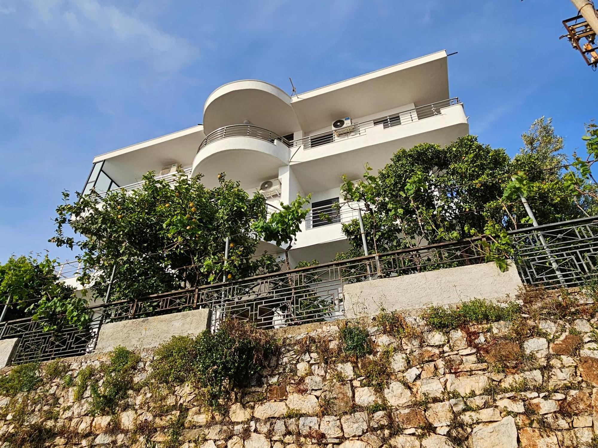 Nora'S Guesthouse Sarandë 외부 사진