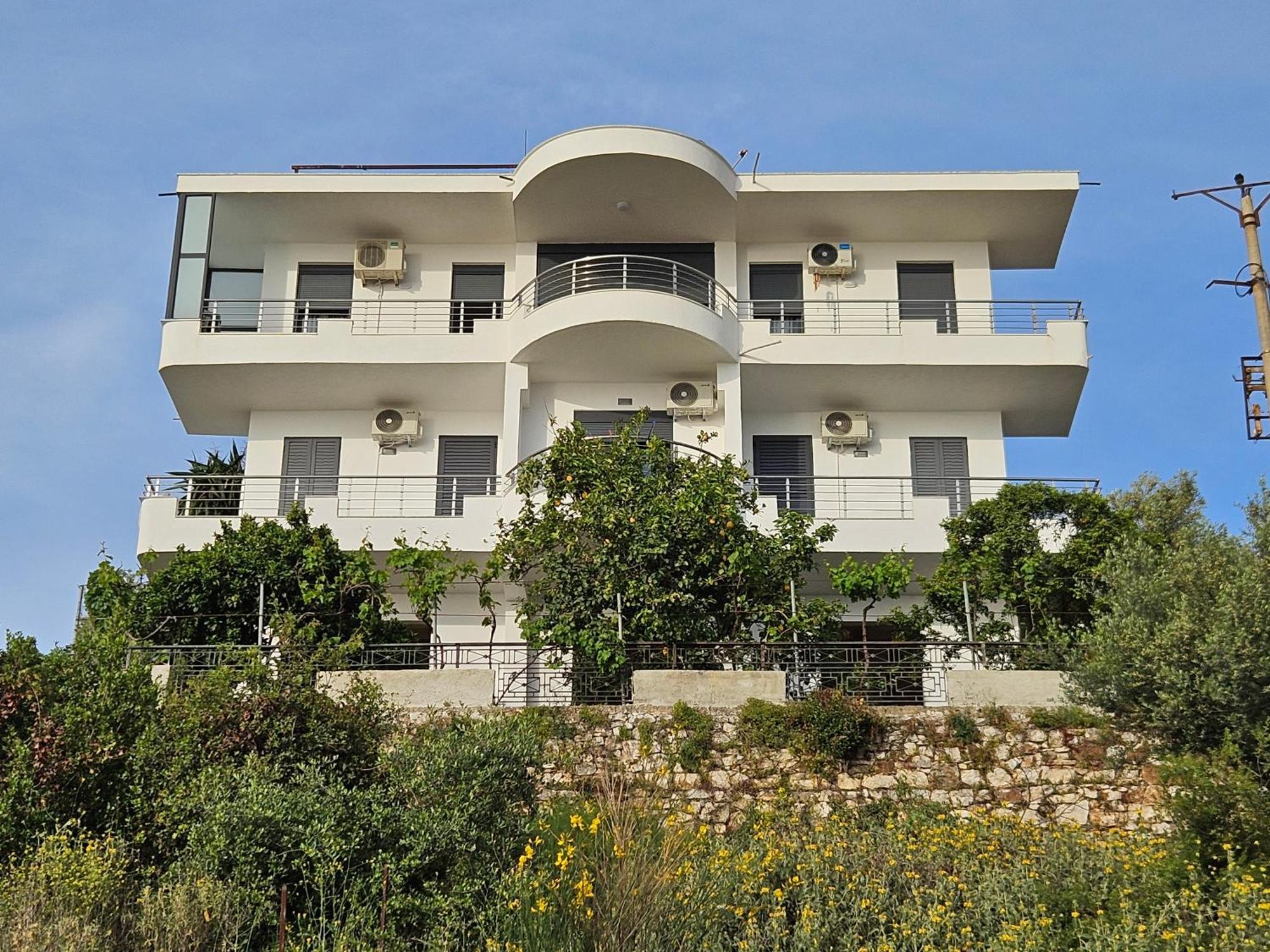 Nora'S Guesthouse Sarandë 외부 사진